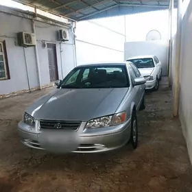 Toyota Camry 2001