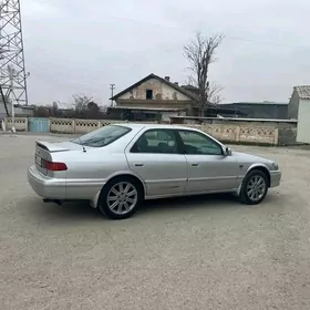 Toyota Camry 2001