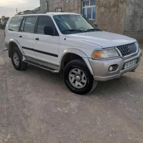 Mitsubishi Pajero 1999