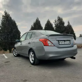 Nissan Versa 2013