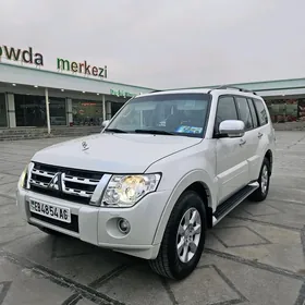 Mitsubishi Pajero 2014