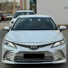 Toyota Camry 2020