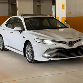 Toyota Camry 2018