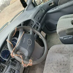 Toyota Sienna 2001