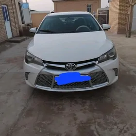 Toyota Camry 2017