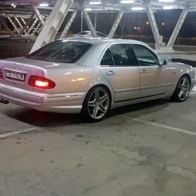 Mercedes-Benz E320 1996