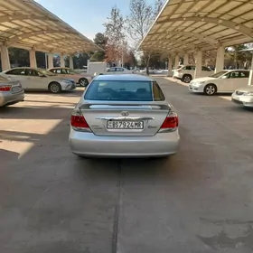 Toyota Camry 2004