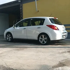 Nissan Versa 2010