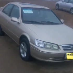 Toyota Camry 2000