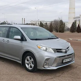 Toyota Sienna 2020