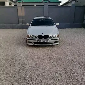 BMW E39 1999