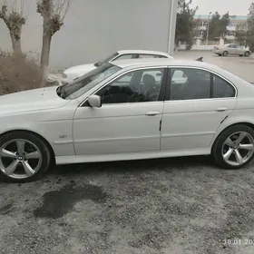 BMW E39 2000