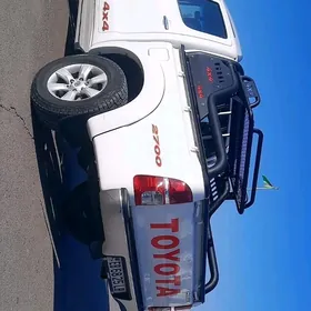 Toyota Hilux 2013