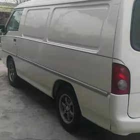 Toyota Hiace 1998