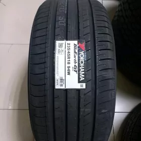 235/45 R18