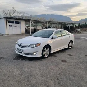 Toyota Camry 2012