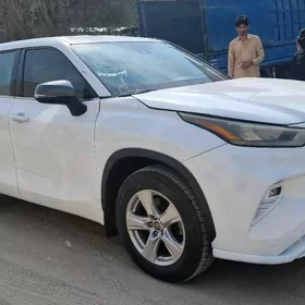 Toyota Highlander 2020