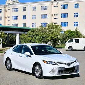 Toyota Camry 2020