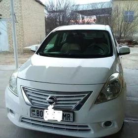 Nissan Versa 2011