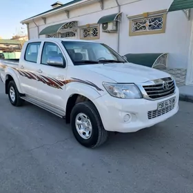 Toyota Hilux 2013