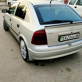 Opel Astra 2000