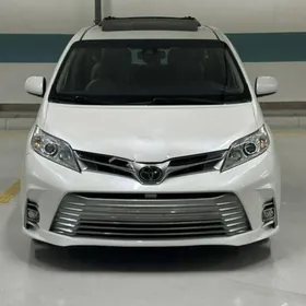 Toyota Sienna 2020