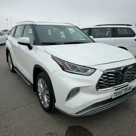 Toyota Highlander 2021