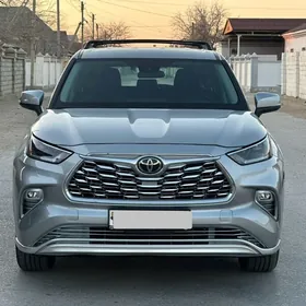 Toyota Highlander 2021