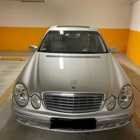 Mercedes-Benz E320 2005