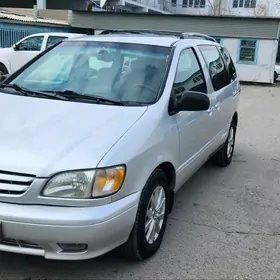 Toyota Sienna 2002