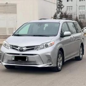 Toyota Sienna 2018