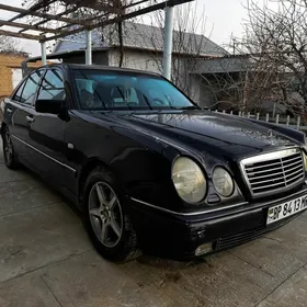 Mercedes-Benz E320 1996