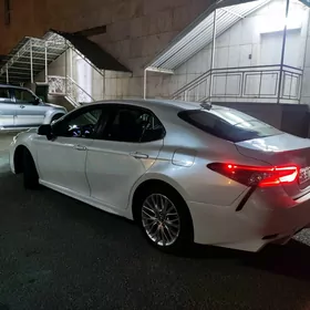 Toyota Camry 2020