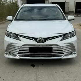 Toyota Camry 2019