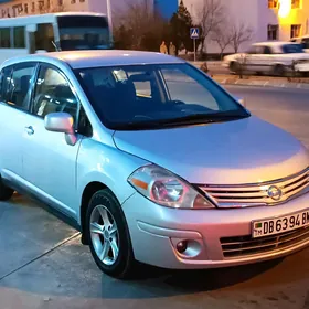 Nissan Versa 2011