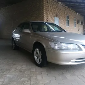 Toyota Camry 2001