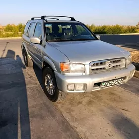 Nissan Pathfinder 2000