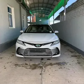 Toyota Camry 2024