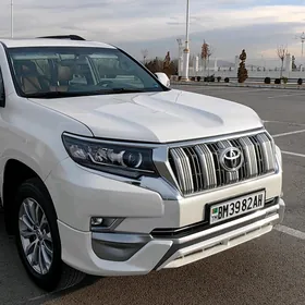 Toyota Land Cruiser Prado 2022