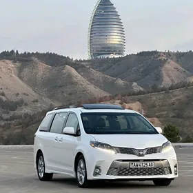 Toyota Sienna 2019