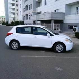 Nissan Versa 2010