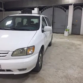 Toyota Sienna 2001