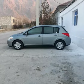 Nissan Versa 2010