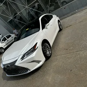 Lexus ES 350 2019