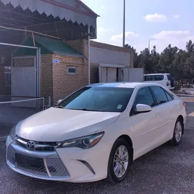 Toyota Camry 2017