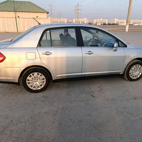 Nissan Tiida 2008