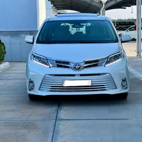 Toyota Sienna 2019