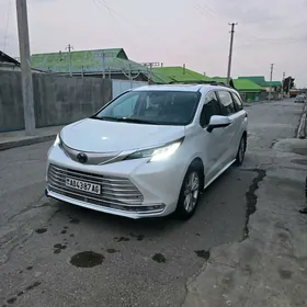 Toyota Sienna 2022