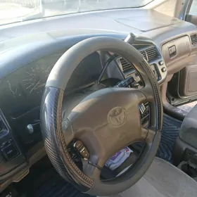 Toyota Sienna 1999