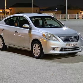 Nissan Versa 2013